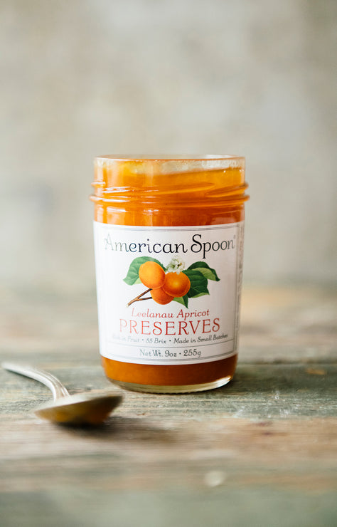 Load image into Gallery viewer, A jar of Leelanau Apricot Preserves
