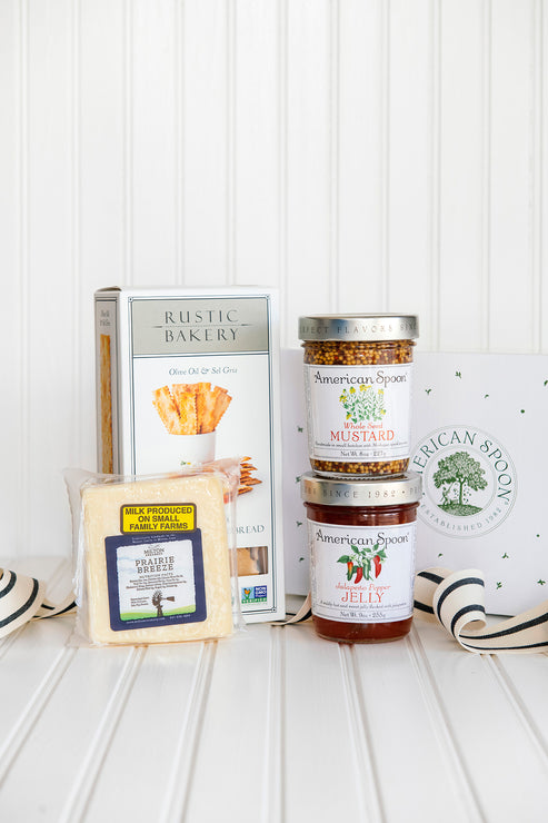 Load image into Gallery viewer, The Petite Entertainer gift with Rustic Bakery Crackers, Whole Seed Mustard, Jalapeño Pepper Jelly, and Prairie Breeze Cheese
